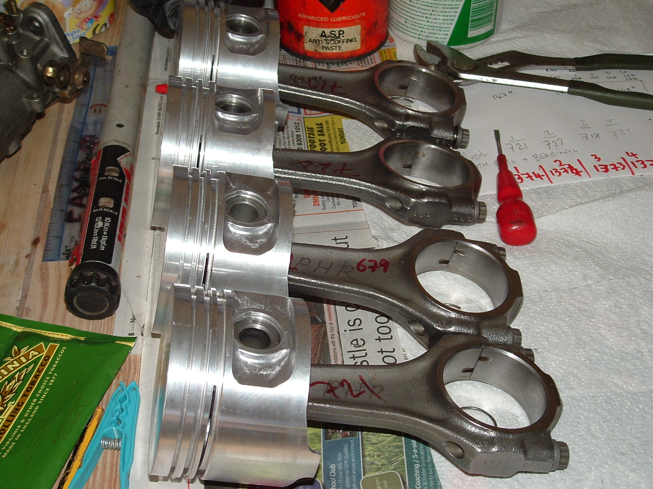 How to machining circlips groove on Mahle piston?